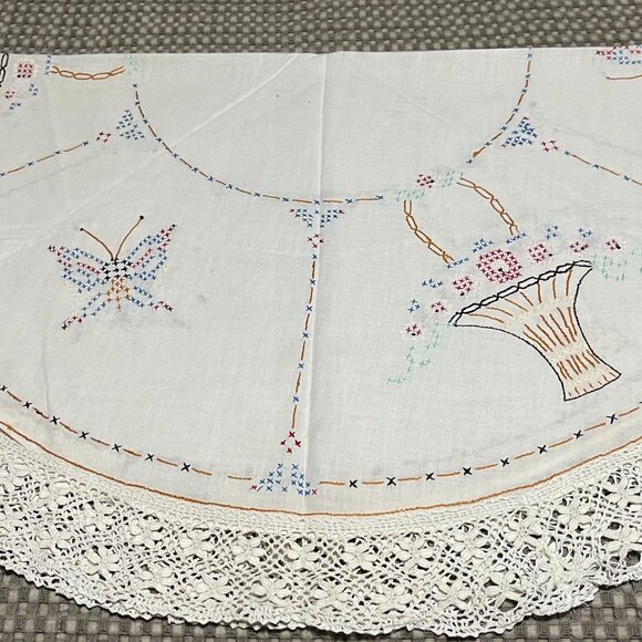 Lot of vintage linen embroidered napkins and tablecloths - Picture 15 of 16